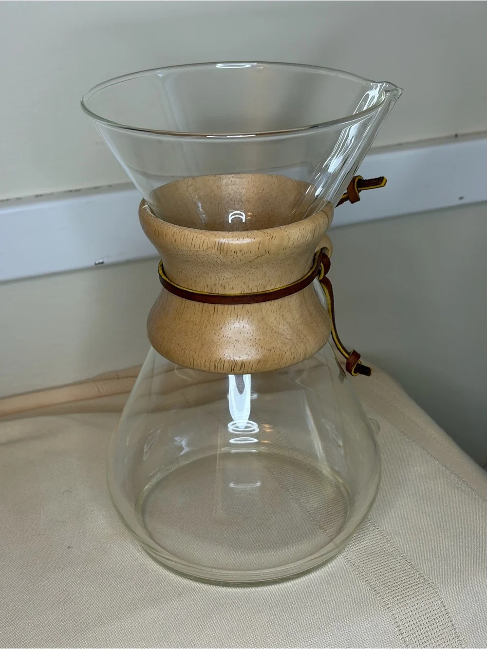 Classic Chemex Glass 8 cup Coffee Maker with Wood Collar in Brown
